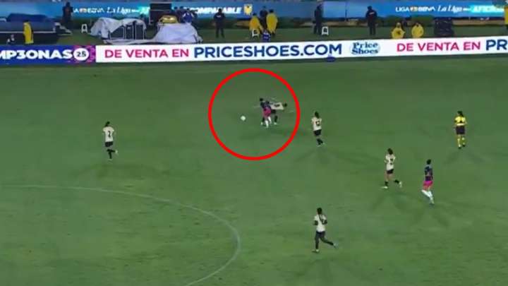 Video | Charlyn Corral Recibe Patada en el Rostro Durante Partido contra el Barcelona Femenil