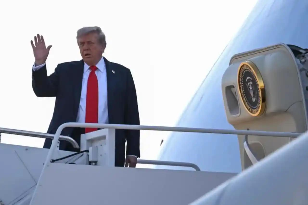 Putin y Trump estarán acompañados en su reunión