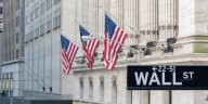 Wall Street cierra con pérdidas, lastrada  por las tecnológicas