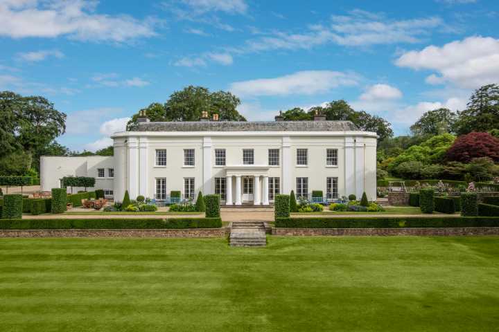 A pavilion, pool and pleasure gardens at this Devon country house 'with not another building in sight'