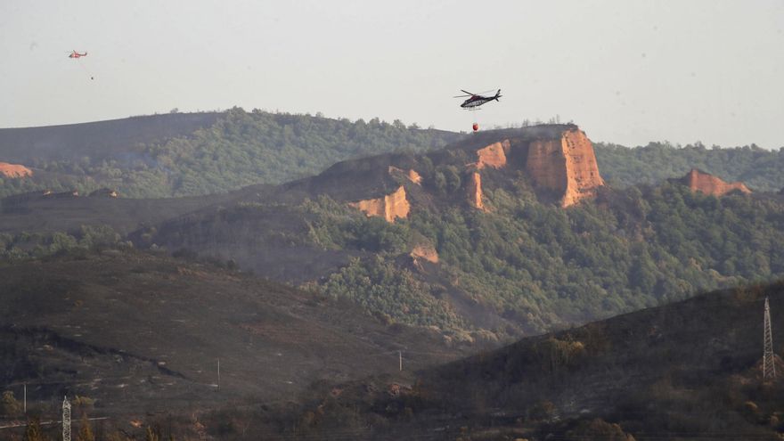 España afronta decenas de incendios, complicados por el viento, con miles de desalojos