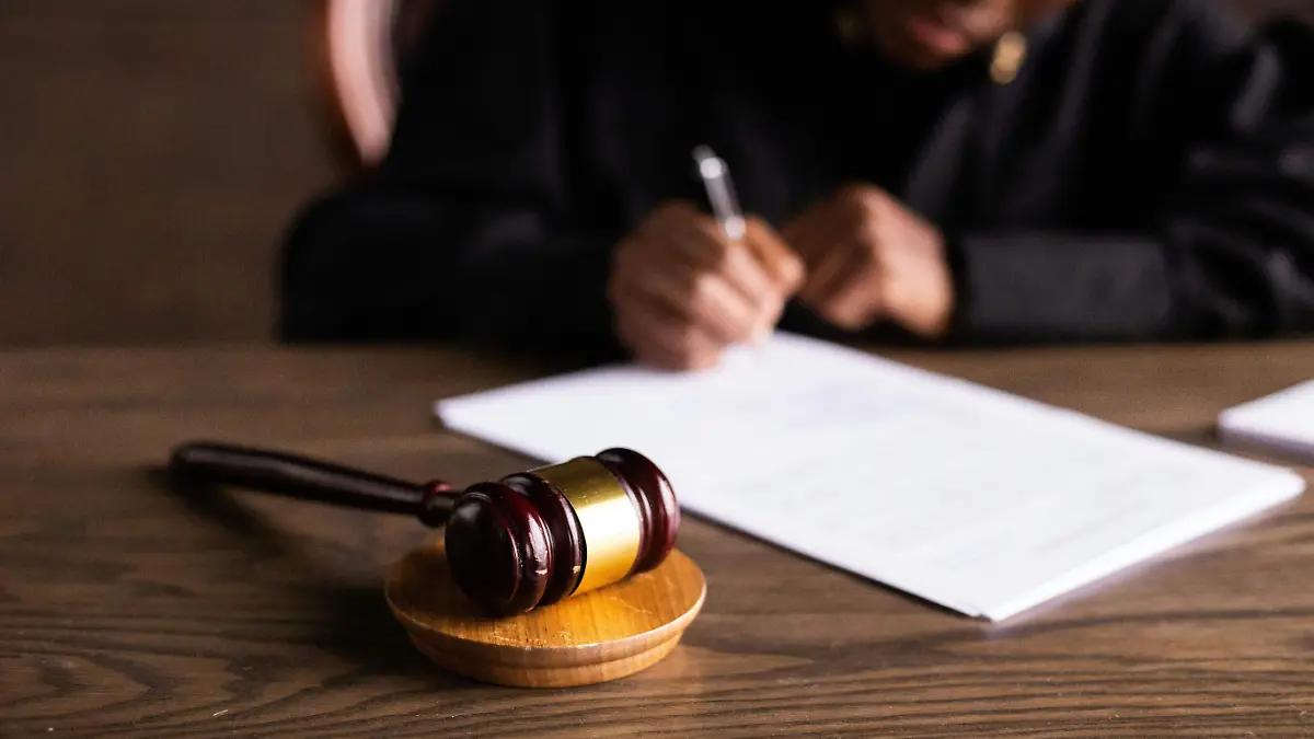 Vinculan a proceso a Jesús “N” por feminicidio de su madre
