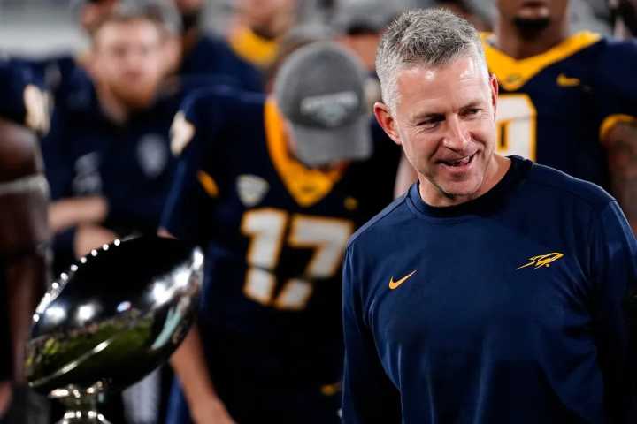 G5 Coach Is Surprised Over Jason Candle Still Staying at Toledo, After Big MAC Prediction Jason Candle has played the long game, and for Toledo, 2025 might be the moment where that patience pays off. 