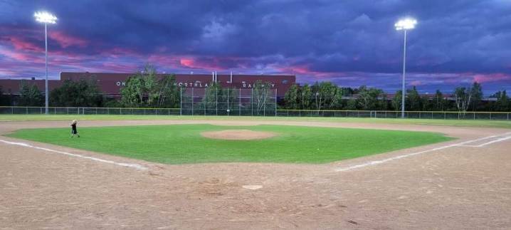 Assante gets great pitching and timely hitting in series opener