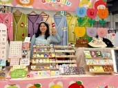 Tech worker rakes in $1,000 a month through her side hustle