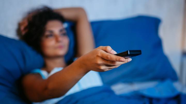 What Happens To You Body When You Watch A Movie Before Bed