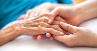 Nurse says dying people rarely do one thing on deathbed