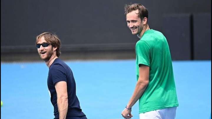 El 'espectáculo' del US Open le sale caro a Medvedev: su entrenador le deja después de ocho años