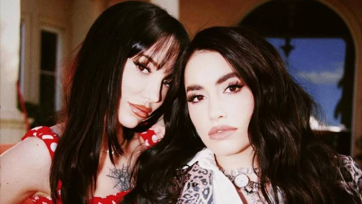 Lali Espósito y La Joaqui potencian su estilo en su nuevo videoclip: looks retro, pin