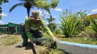 Realizan mantenimiento a la plaza Juan López Centeno de Brisas del Orinoco I