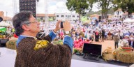 Petro encendió los ánimos tras su ausencia en foro económico: “Mientras en la Andi dicen fuera, aquí gritan bienvenido”