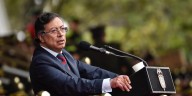 Nuevo enfrentamiento entre Gustavo Petro y Bruce MacMaster por la invasión de Daniel Quintero en el Congreso de la Andi: “Su obligación como presidente es buscar la unidad de los colombianos”