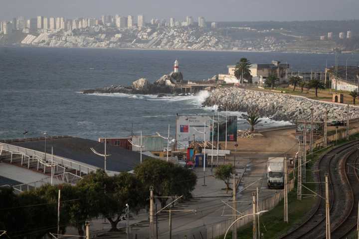 La Costa Desaparecida de Chile: Una Nación Enfrenta la Pérdida de sus Playas