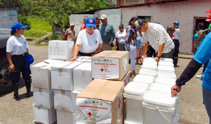 Despliegan jornada para atender a 190 familias de Caripito afectadas por las lluvias