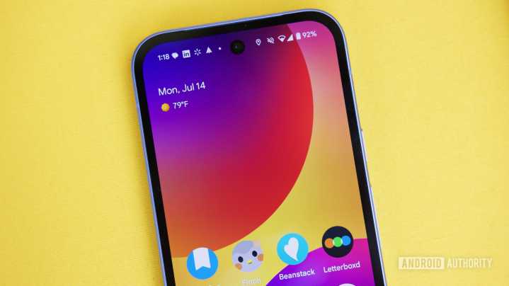 Some Pixel owners are getting a more powerful At A Glance widget
