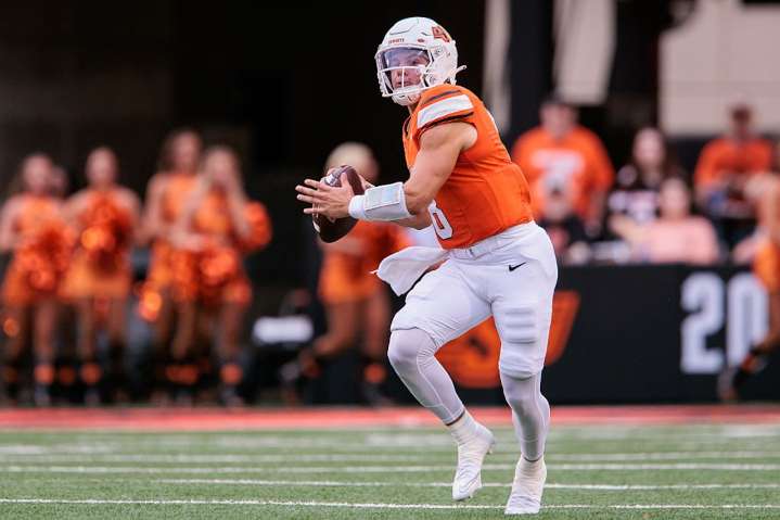 Oklahoma State quarterback Hauss Hejny injured during season opener