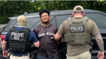 How many immigrants has ICE arrested in RI with criminal convictions?