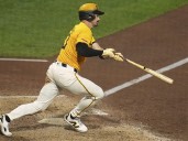Bryan Reynolds has a 2-out, 2-run triple in the 8th in the Pirates' 3