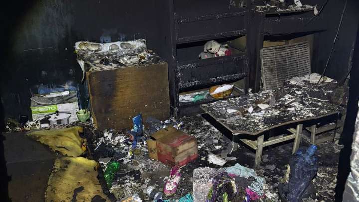 Incendio consume habitación de vivienda en colonia Santa María de Torreón
