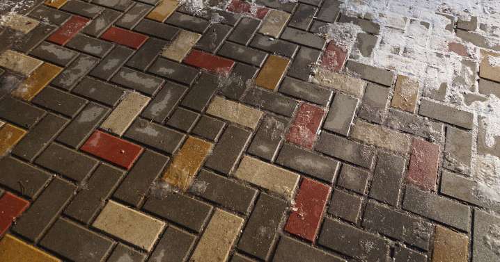 Households urged to pour washing powder onto their driveways for stunning results