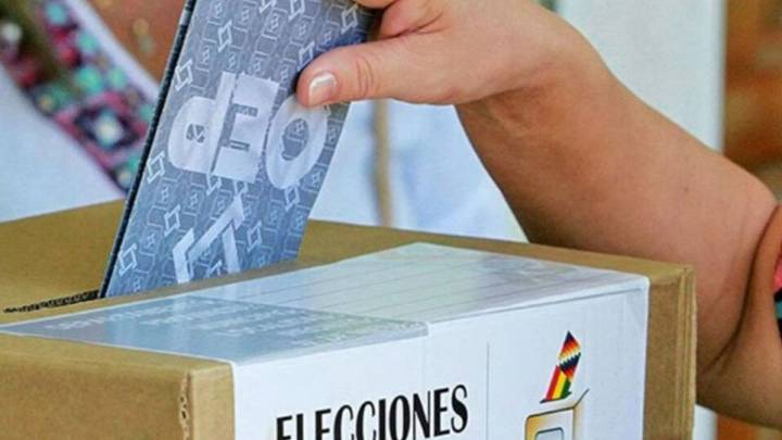 El Tribunal Electoral califica de "tranquila" la media jornada de votación en Bolivia