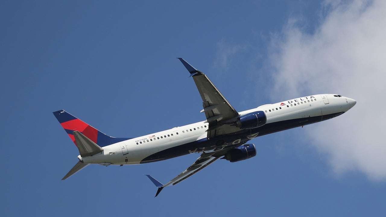 Wing flap breaks on Delta plane mid-flight between Orlando, Texas