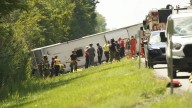 Varios muertos y heridos, incluido niños, en el accidente de un autobús con 51 personas en una autopista de Nueva York