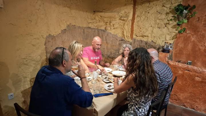Los espetos de un pueblo de Teruel figuran entre los mejores de España