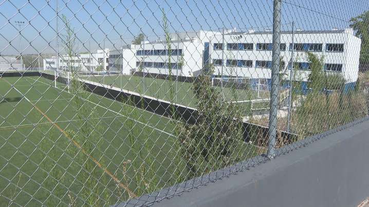El colegio de formación deportiva que hace la vida imposible a los vecinos de El Bosque en Villaviciosa de Odón