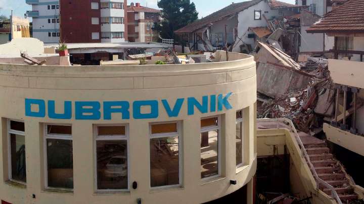 El hotel colapsó por las obras de refacción