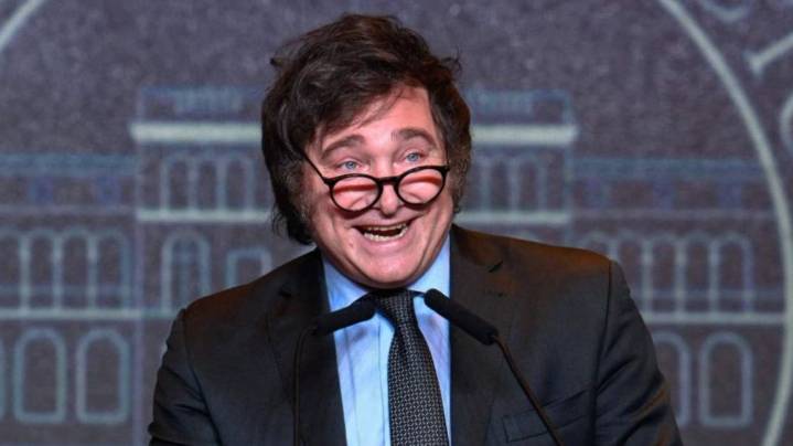 Despierta polémica una analogía sexual de Sturzenegger sobre Milei y las desregulaciones