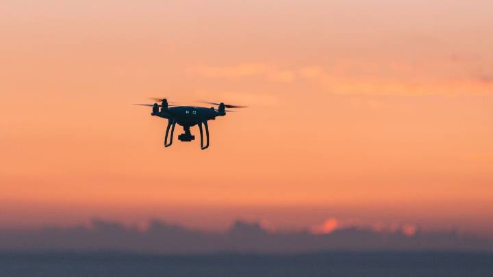 Queda prohibido el vuelo y comercialización de drones en el país