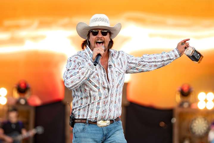 ‘WWE in the house’: Fan tackled after charging stage at country star’s show