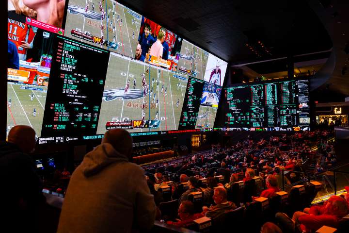 Las Vegas football betting contest: entry fees from $5 to $100K