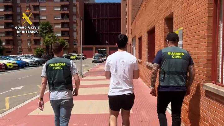 Dos jóvenes detenidos por grabar y difundir imágenes de contenido sexual de 27 amigas, compañeras de piso y parejas