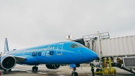 Breeze Airways flight diverts after passenger breaks restraints