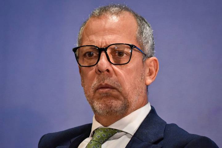 Procuraduría sancionó con 3 meses a Alfredo Saade por presunta extralimitación en lío de pasaportes