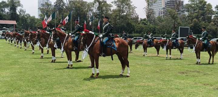 Comandancia del Ejército ha concretado proyectos en favor de México: comandante