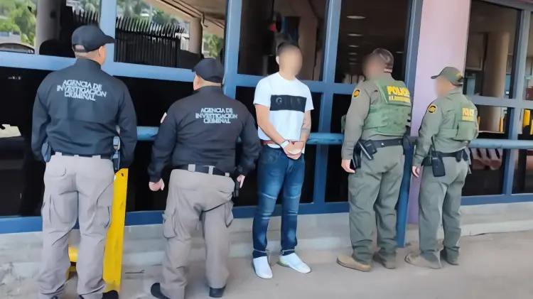 Entregan en Nogales a fugitivo buscado en Sonora por armas y narcóticos