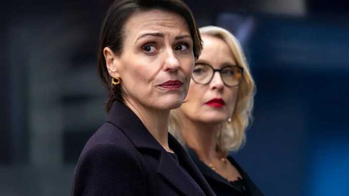 Un thriller político que te dejará sin aliento: la nueva serie británica de Netflix con solo 5 capítulos