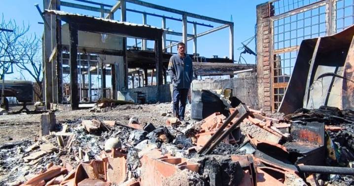 VIDEO: el fuego se llevó los esfuerzos de 15 años y dejó una familia sin techo