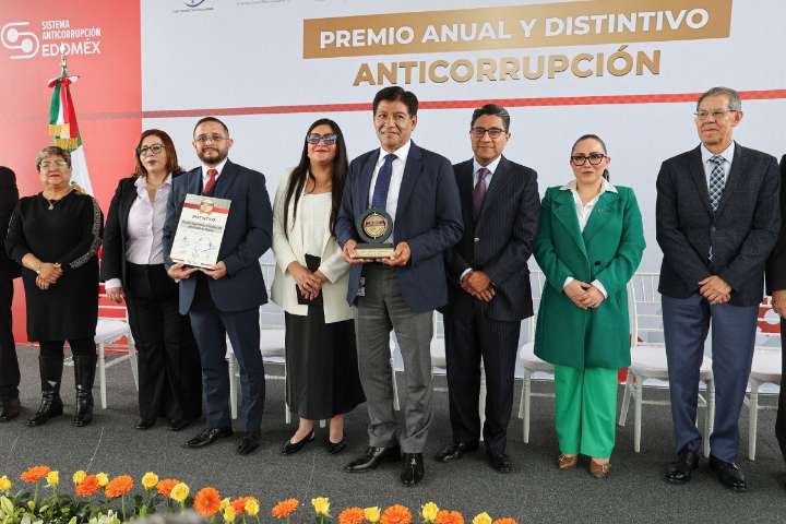Estado de México reconoce y premia proyectos ejemplares contra la corrupción y a favor de la transparencia