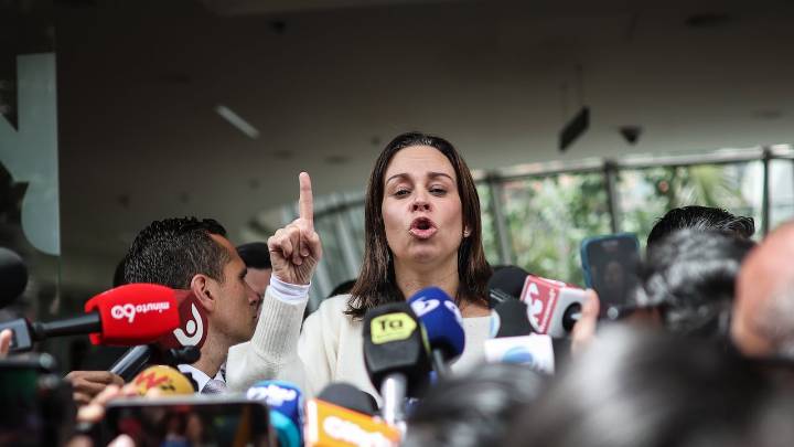 María Fernanda Cabal responde a la posibilidad de que María Claudia Tarazona, viuda de Miguel Uribe Turbay, llegue al Senado o a otro rol político