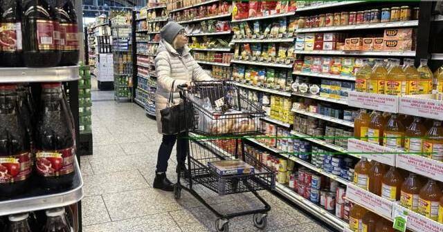 Retail sales rise 0.5% in July as some shoppers step up purchases ahead of tariffs