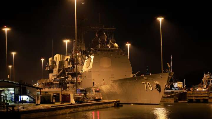 Buque Lanzamisiles de EUA USS Lake Erie Ingresa al Canal de Panamá Rumbo al Caribe
