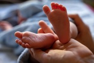 Bebé de nueve meses muere tras recibir golpes de su padre