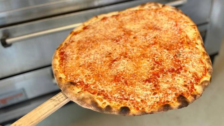 Paulie's Pizzeria opens in Huntington Station