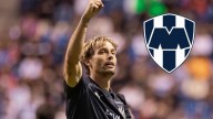 Con TRIPLETE de Sergio Canales, Monterrey arrolló a Puebla y sigue como líder general