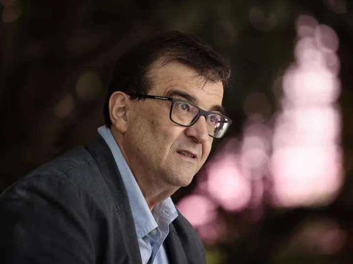 Javier Cercas: "Huyamos como de la peste de la literatura que dulcifica la realidad"