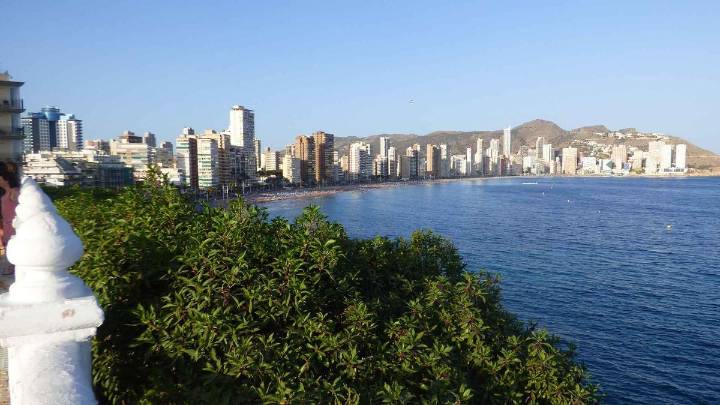 Benidorm estudiará la huella hídrica para conocer la demanda de agua de diversos sectores